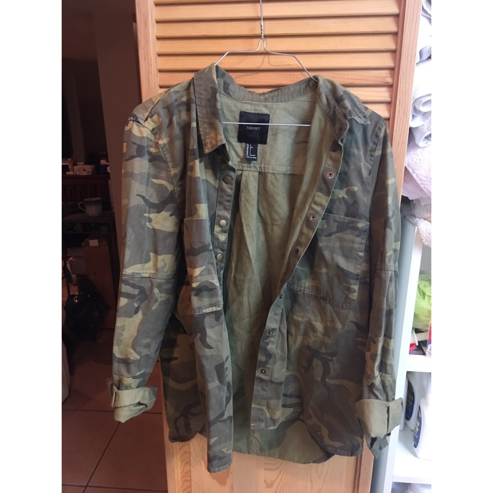 Camo button up/jacket